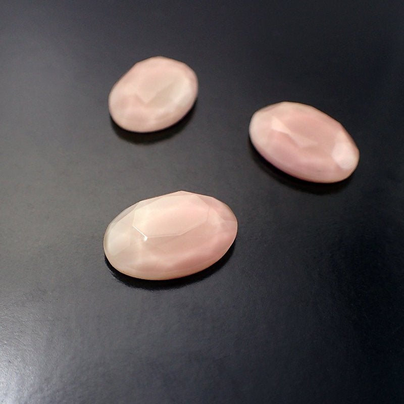 Water Effect Czech Glass Flat Back Stones - 18x13mm Oval Jewels with Faceted Tops - Light Dusty Pink - 1 Piece - Rare Handmade Glass