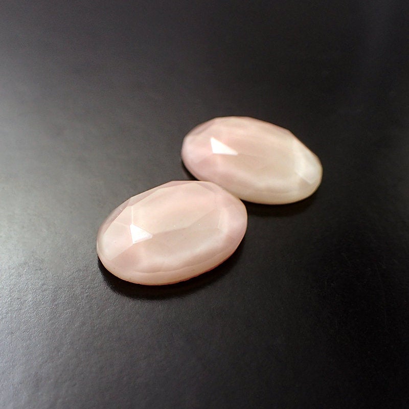 Water Effect Czech Glass Flat Back Stones - 18x13mm Oval Jewels with Faceted Tops - Light Dusty Pink - 1 Piece - Rare Handmade Glass