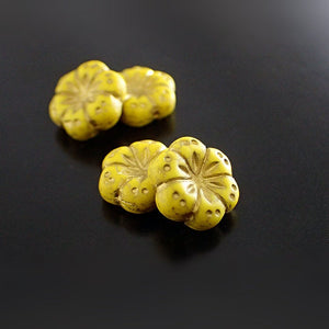 Matte Opaque Yellow Flower Beads with Gold Wash - Artisan Czech Pressed Glass Beads - Flat Coin Flowers - 12mm 12 mm - 4 Pieces