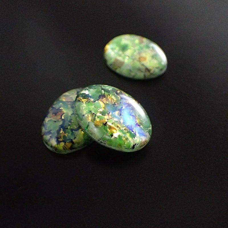 Colorful Czech Glass Faux Opal Oval Cabochons - Glass Opal Cabs - 18x13mm 18mm - Light Green - Scrapbook Embellishments - 2 Pieces